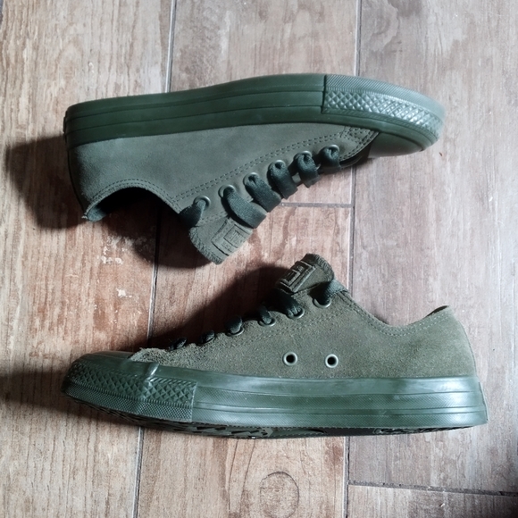 Suede Converse All Stars - Picture 2 of 5